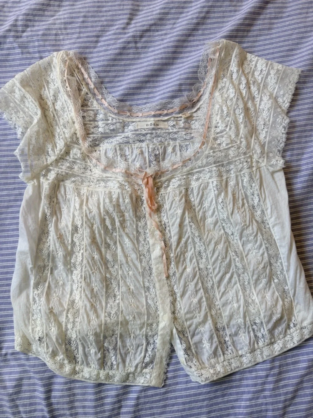 Doen Lace Short Sleeve - White - Picture 4 of 6